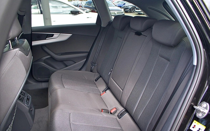 Audi A4 cena 176264 przebieg: 1, rok produkcji 2024 z Ińsko małe 254